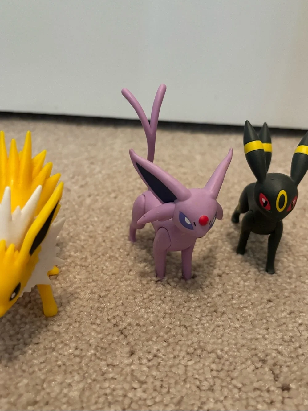 Pokemon Tomy Evee Evolution Posable  VaporeonJolteon Sylveon Espeon Toy Figures